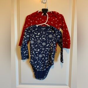 Old Navy 2pc Winter Snowflake Christmas Bodysuit Longsleeve  18-24mo